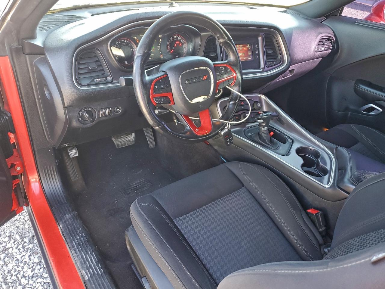 2016 DODGE CHALLENGER SXT photo 8