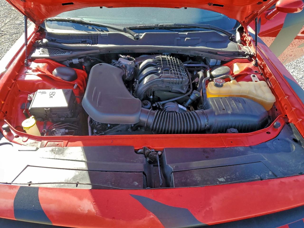2016 DODGE CHALLENGER SXT photo 11