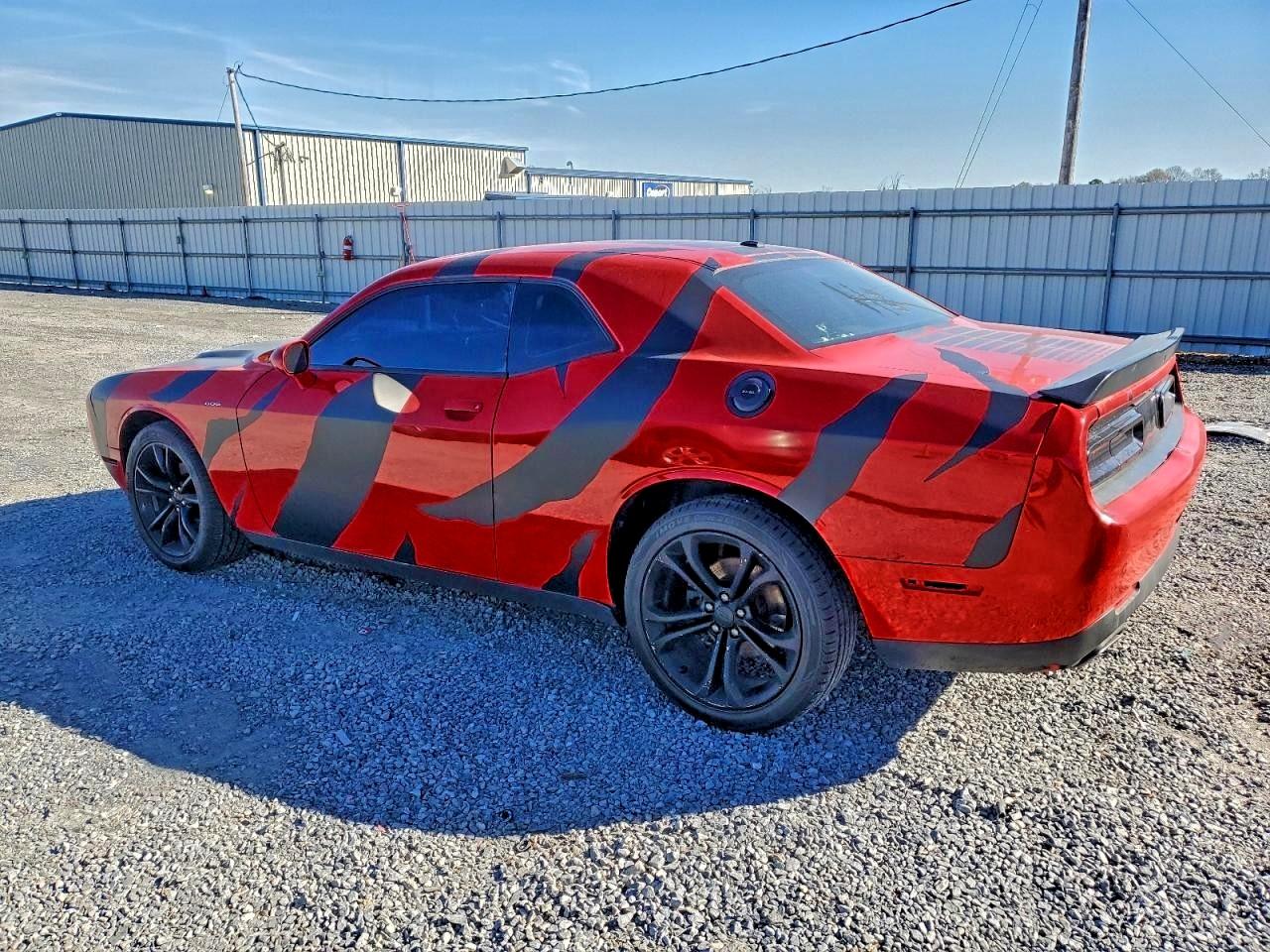 2016 DODGE CHALLENGER SXT photo 2