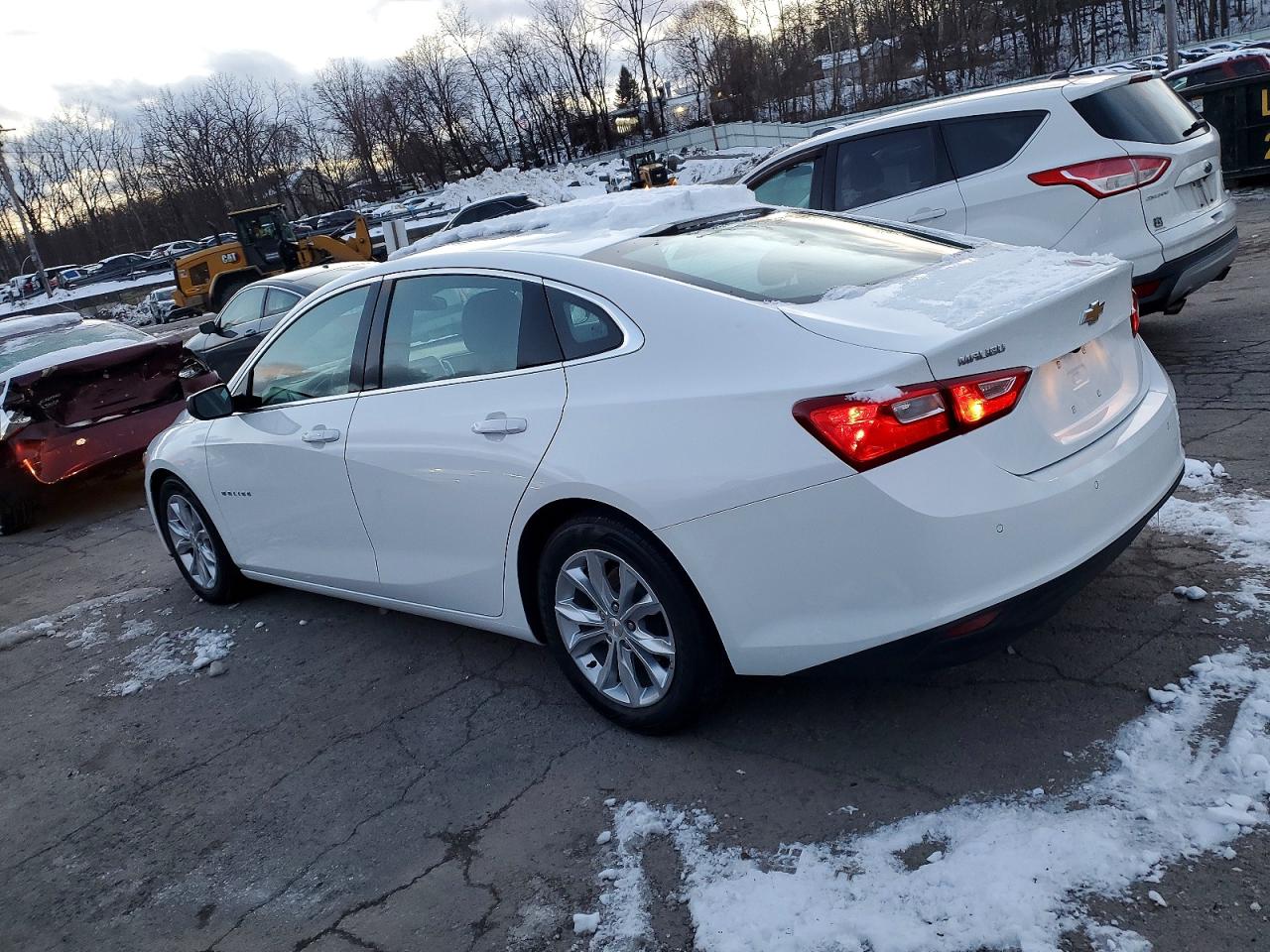 2024 CHEVROLET MALIBU LT photo 2