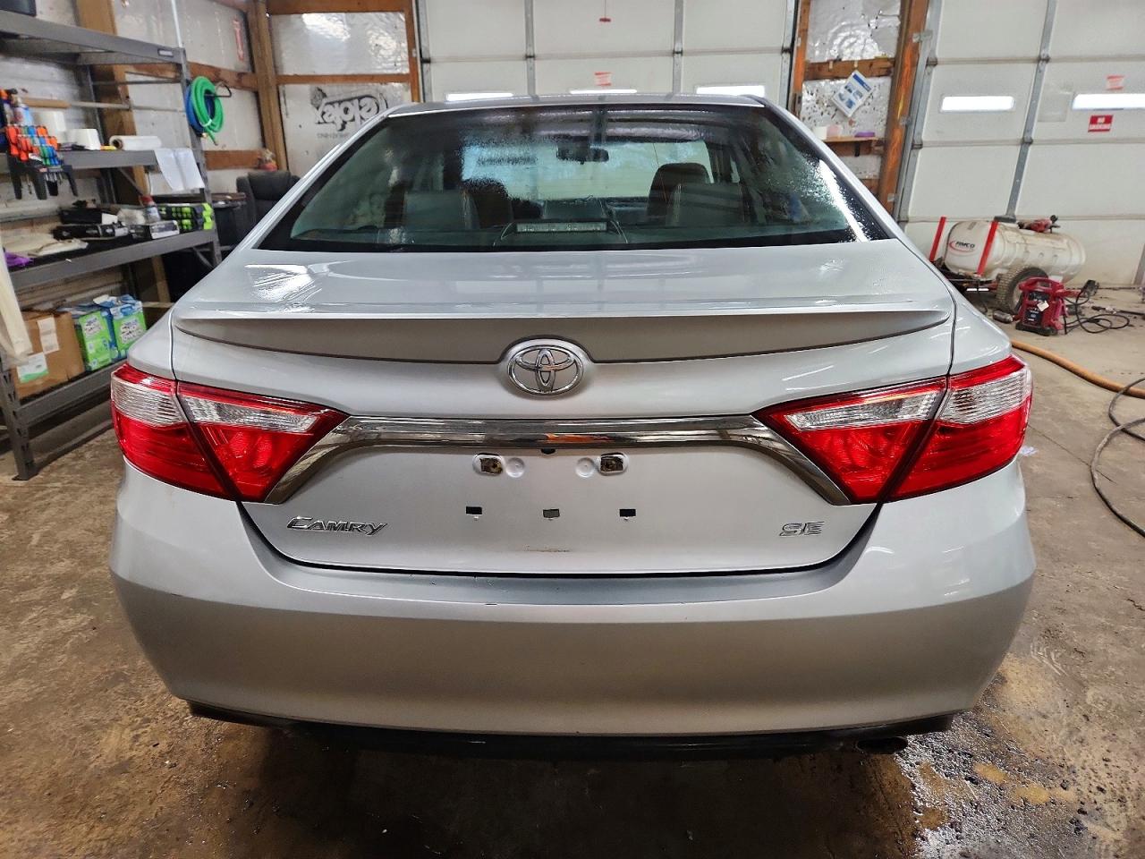 2017 TOYOTA CAMRY LE photo 6