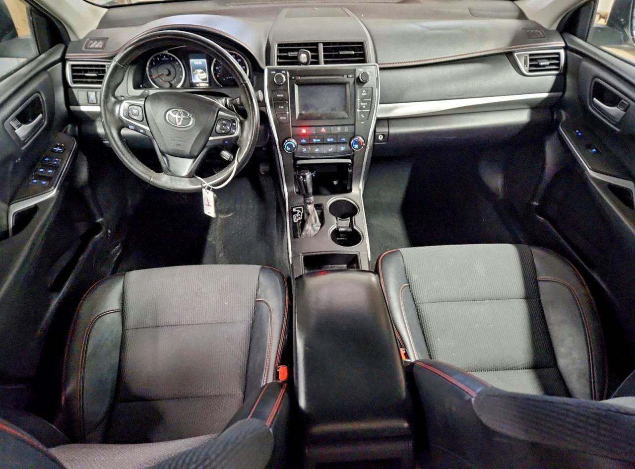 2017 TOYOTA CAMRY LE photo 8