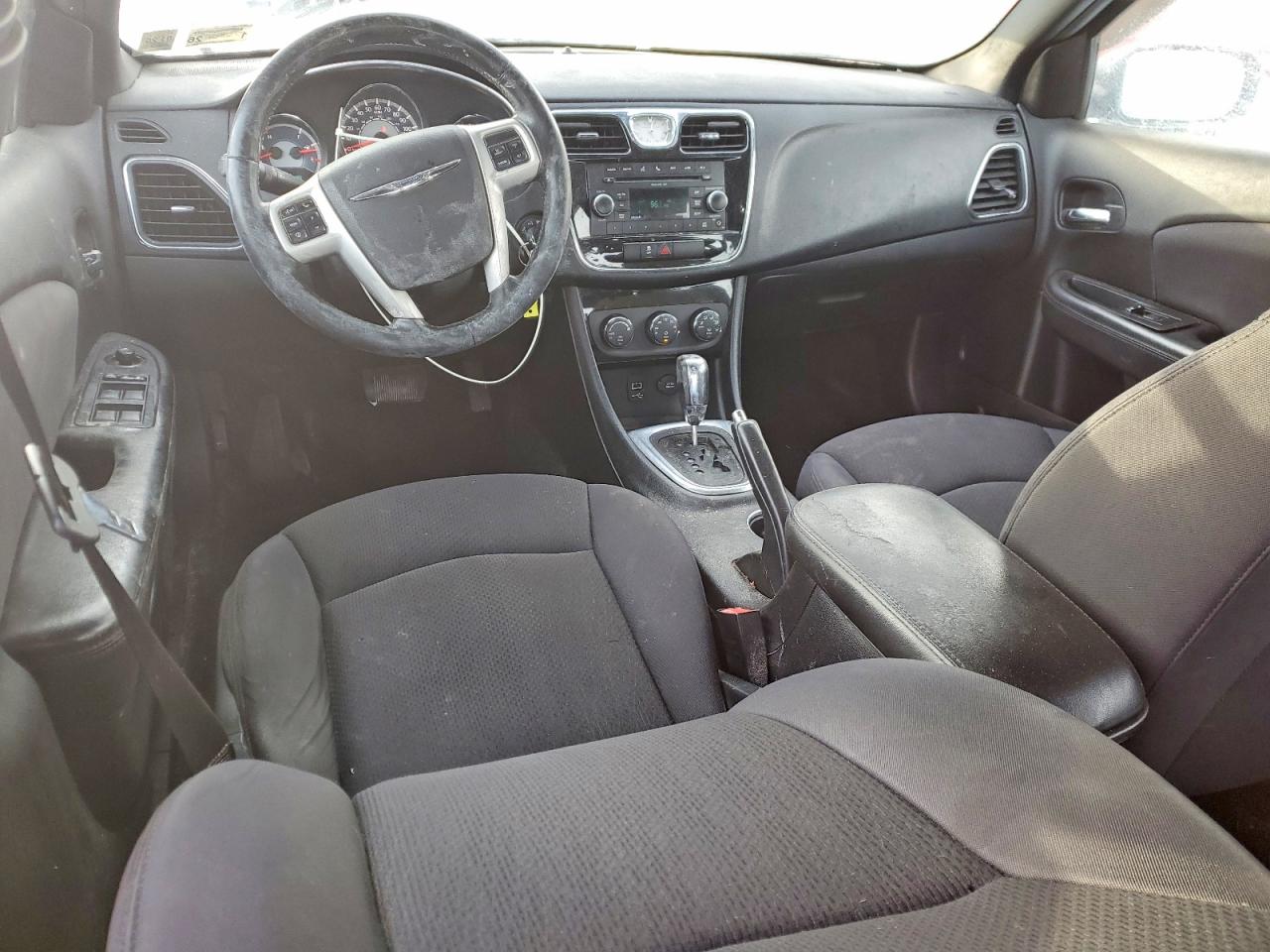2013 CHRYSLER 200 TOURING photo 8