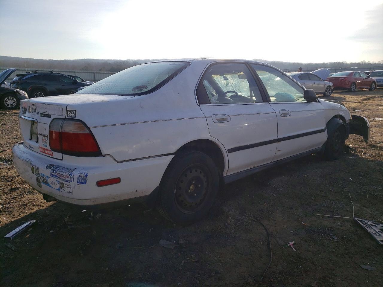 1997 HONDA ACCORD LX photo 3