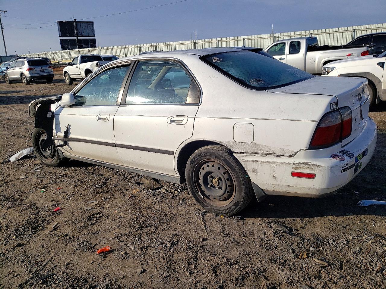 1997 HONDA ACCORD LX photo 2