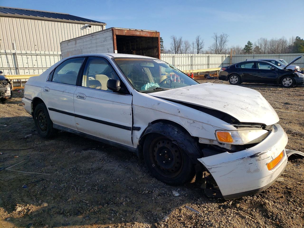 1997 HONDA ACCORD LX photo 4