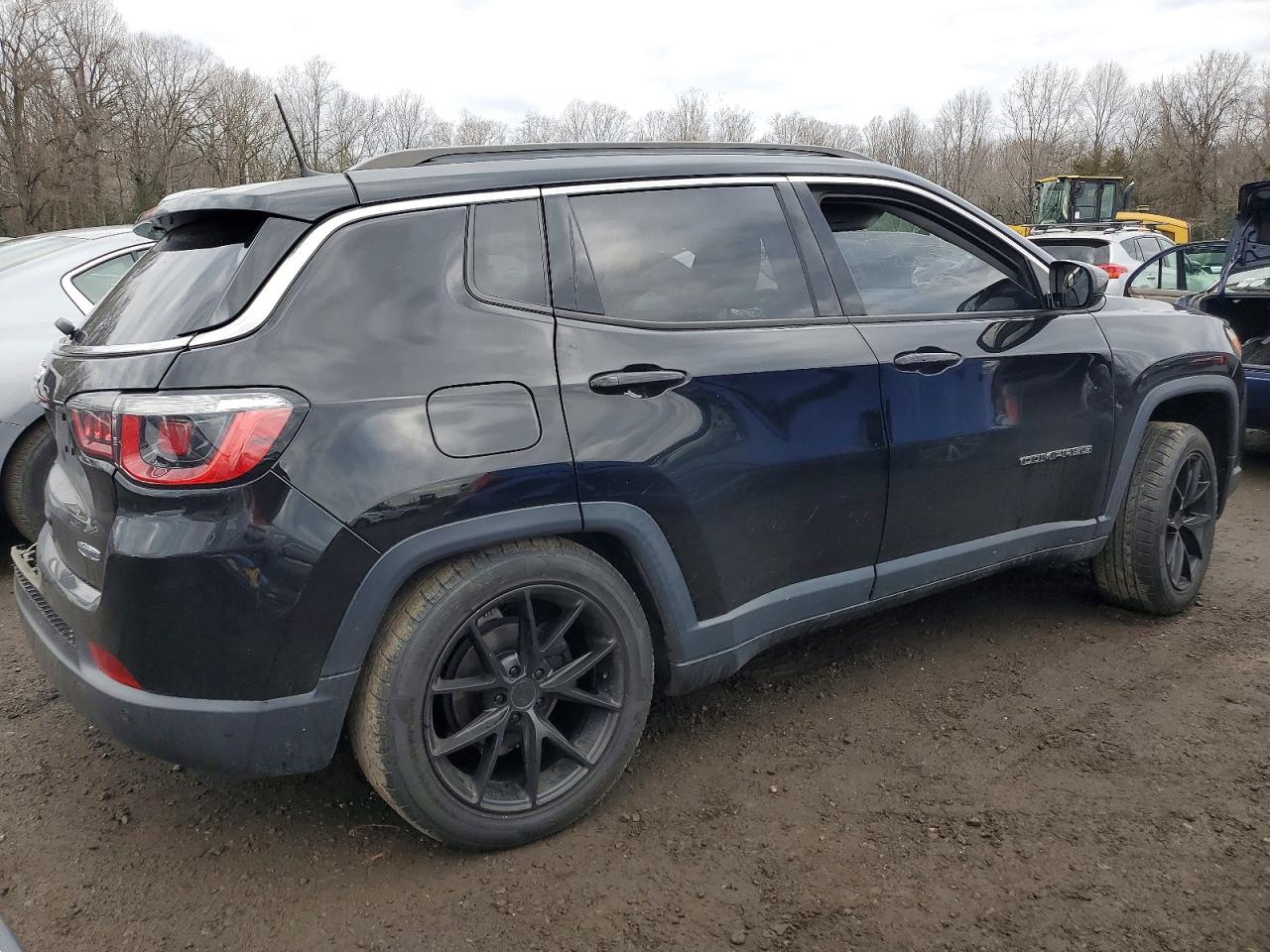 2019 JEEP COMPASS LATITUDE photo 3