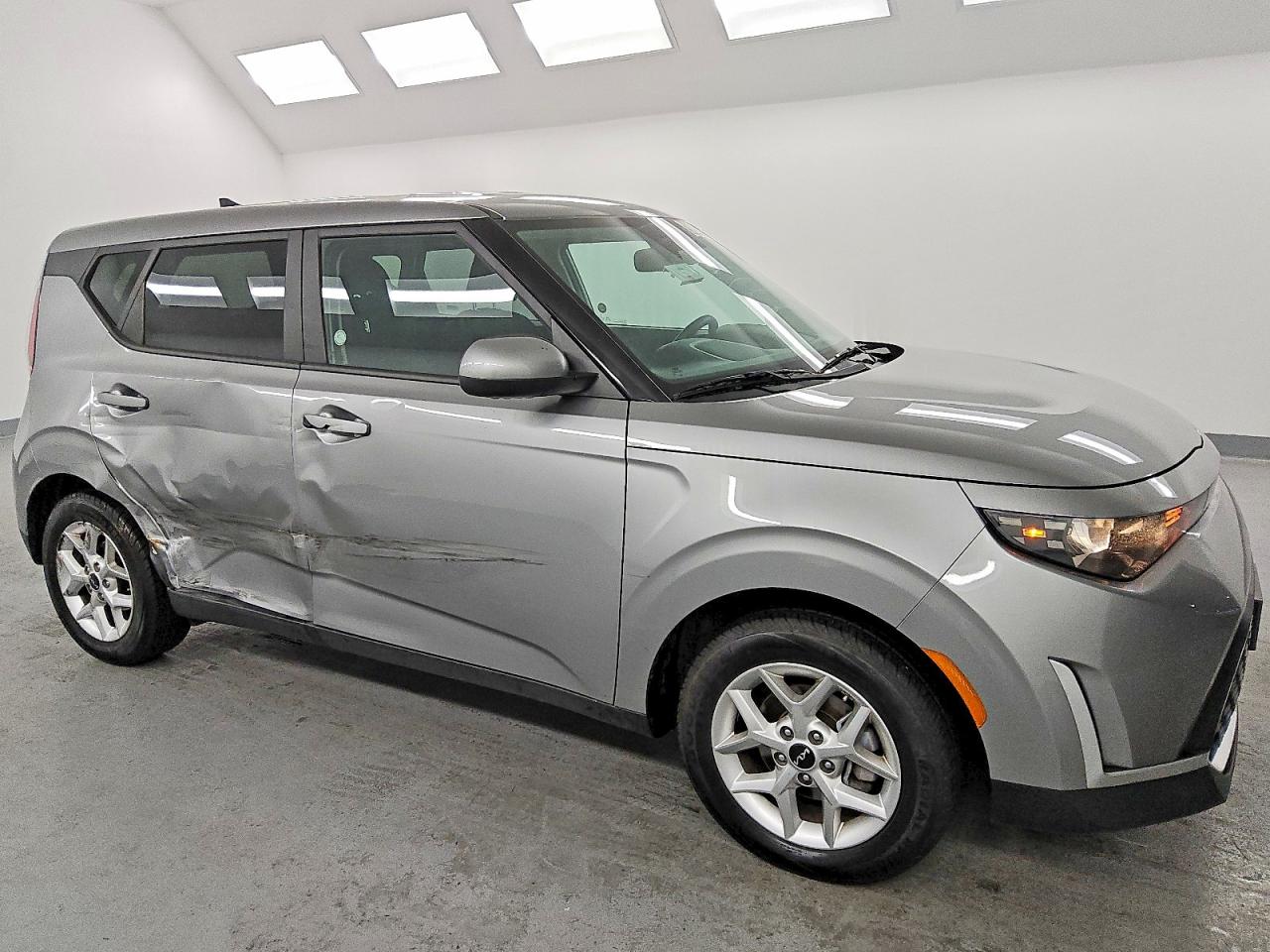 2024 KIA SOUL LX photo 4