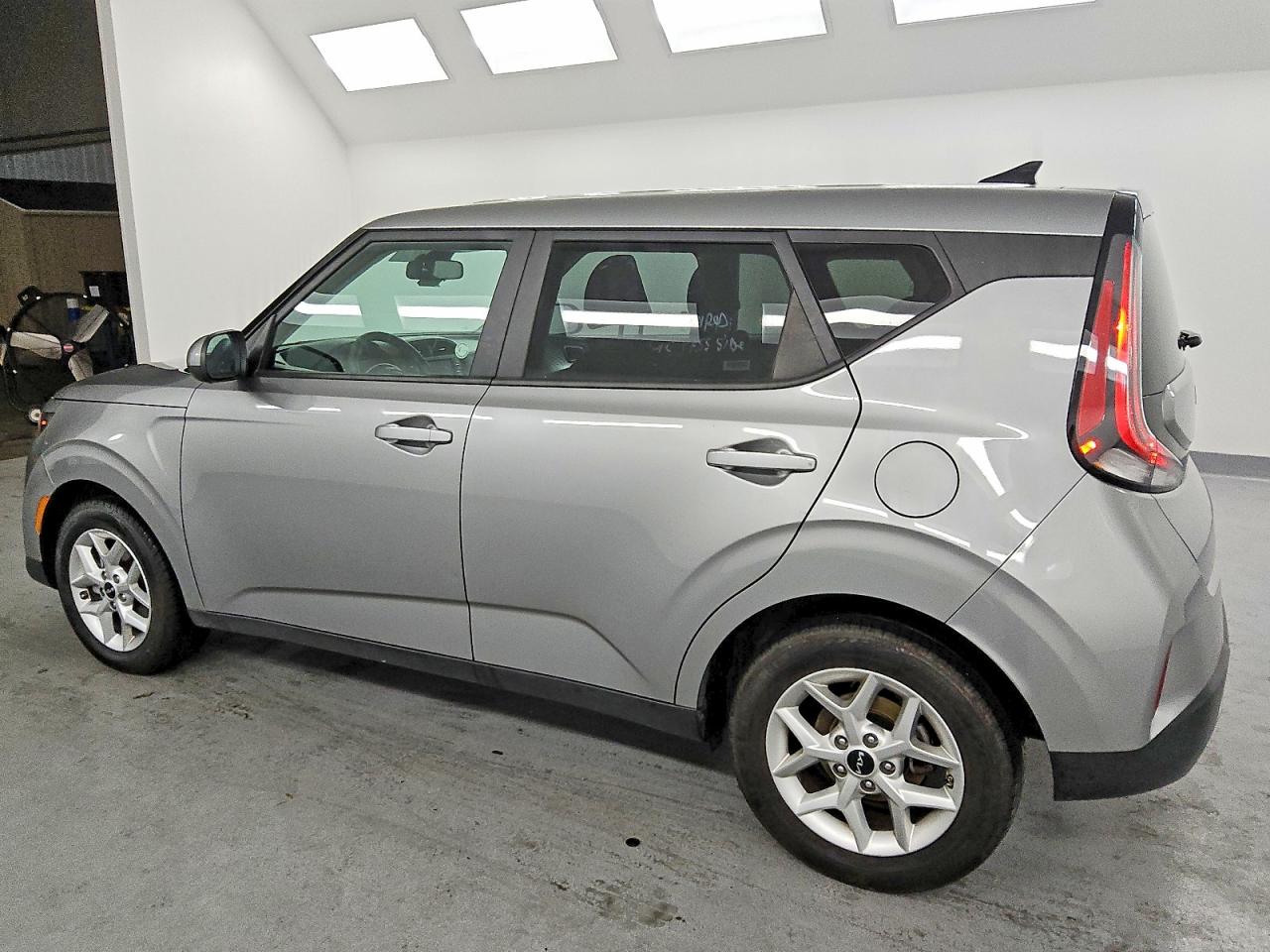 2024 KIA SOUL LX photo 2
