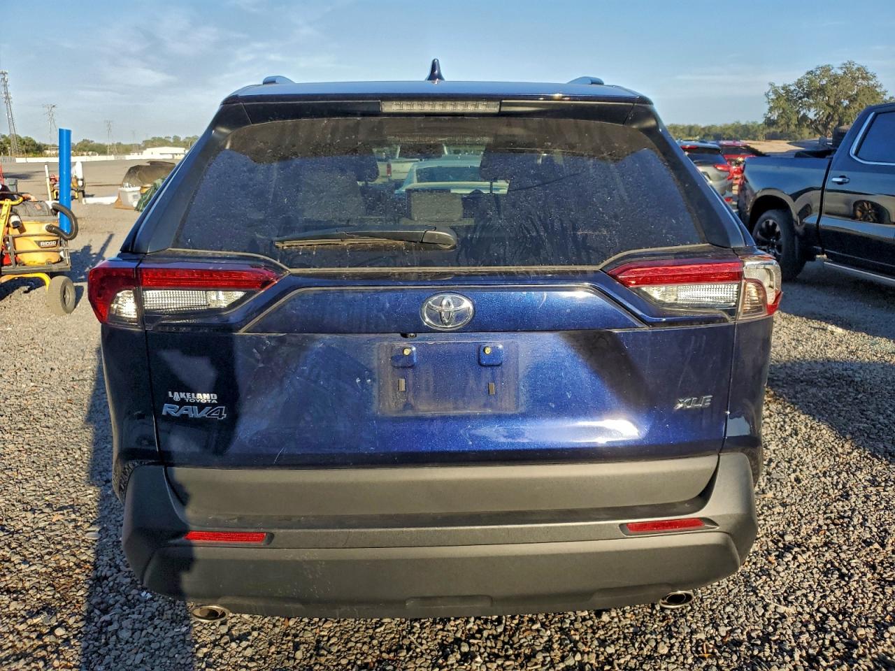 2025 TOYOTA RAV4 XLE photo 6