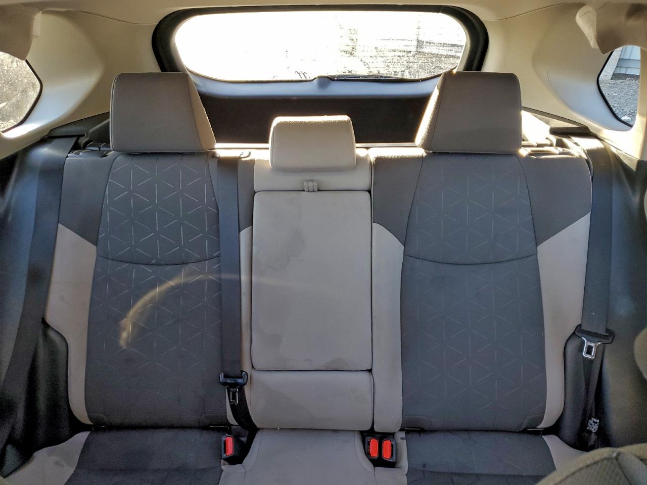 2025 TOYOTA RAV4 XLE photo 10