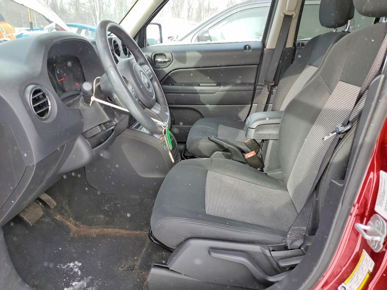 2012 JEEP PATRIOT LATITUDE photo 7