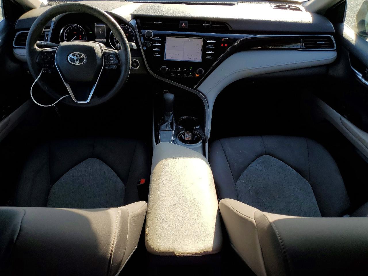 2019 TOYOTA CAMRY L photo 8