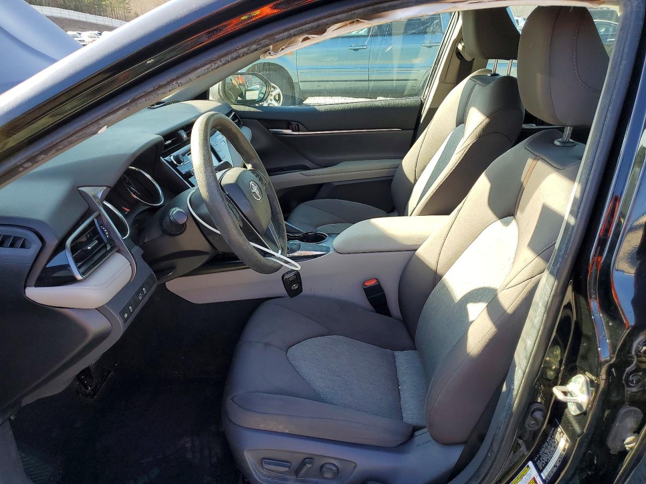 2019 TOYOTA CAMRY L photo 7