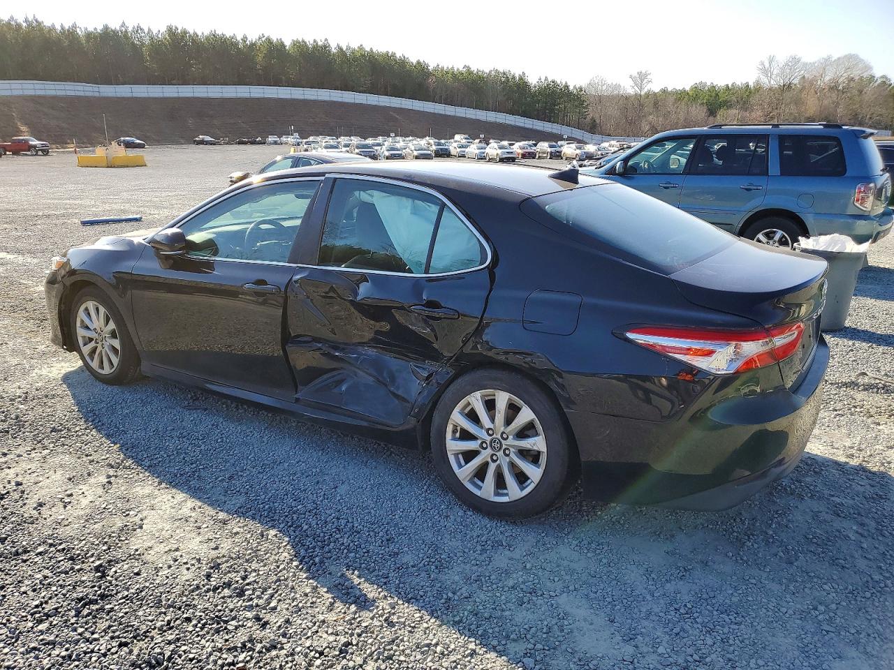 2019 TOYOTA CAMRY L photo 2