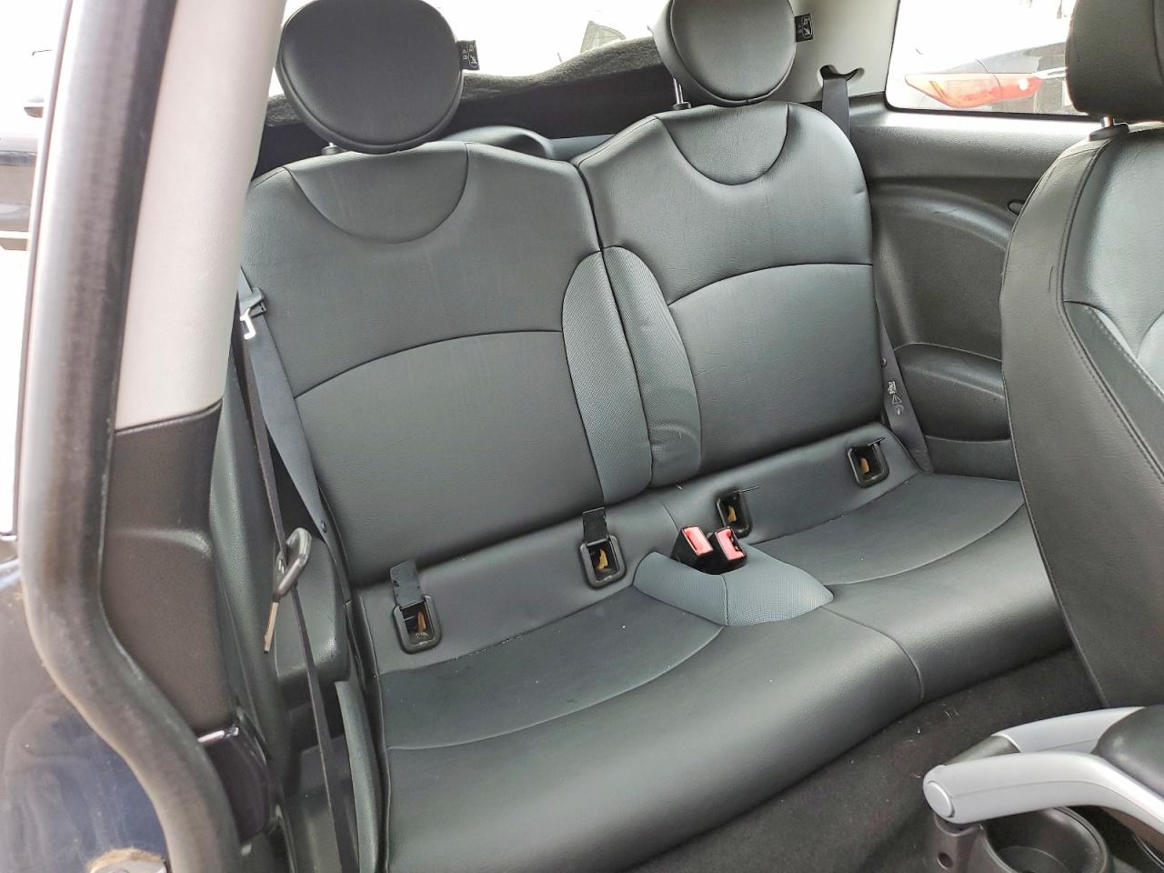 2010 MINI COOPER S photo 10