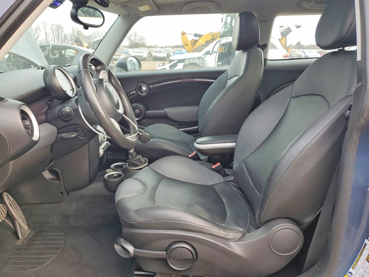 2010 MINI COOPER S photo 7