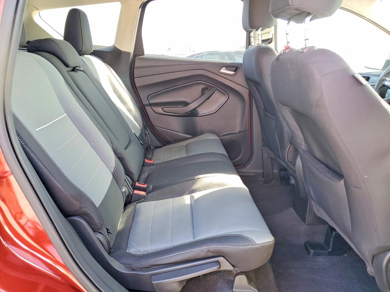 2015 FORD ESCAPE SE photo 11