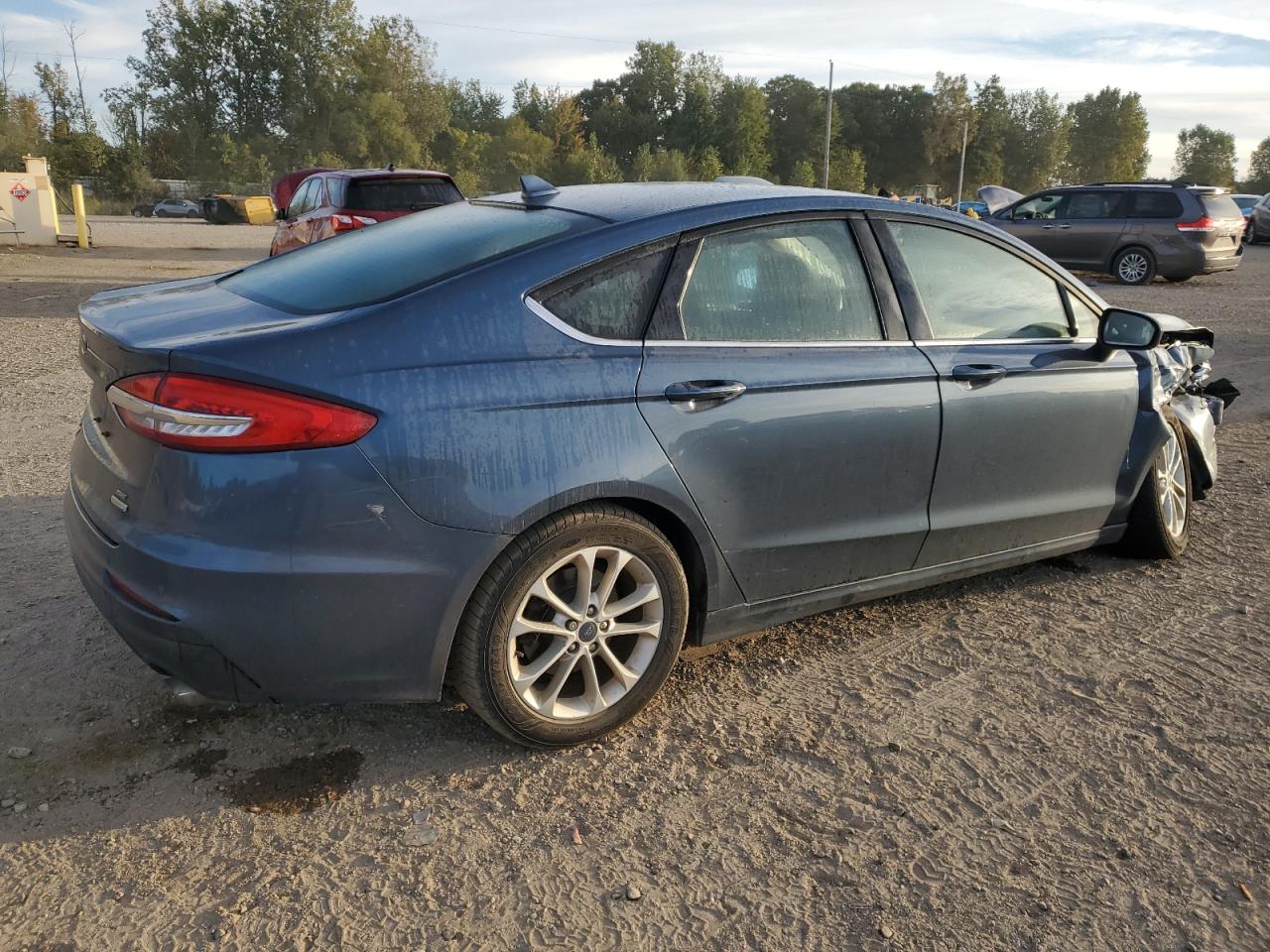 2019 FORD FUSION SE photo 3