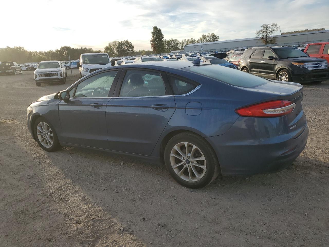 2019 FORD FUSION SE photo 2