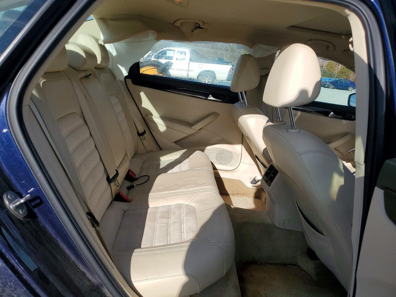 2015 VOLKSWAGEN PASSAT SEL photo 10