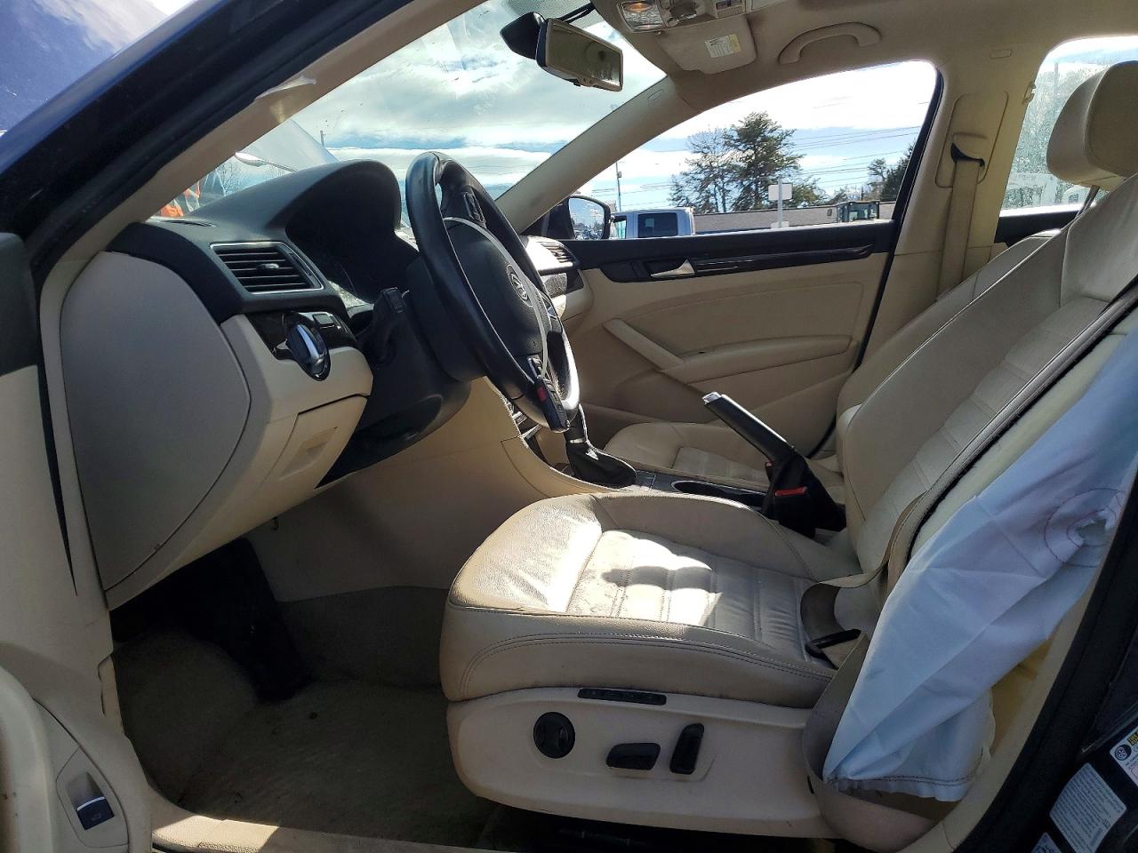 2015 VOLKSWAGEN PASSAT SEL photo 7