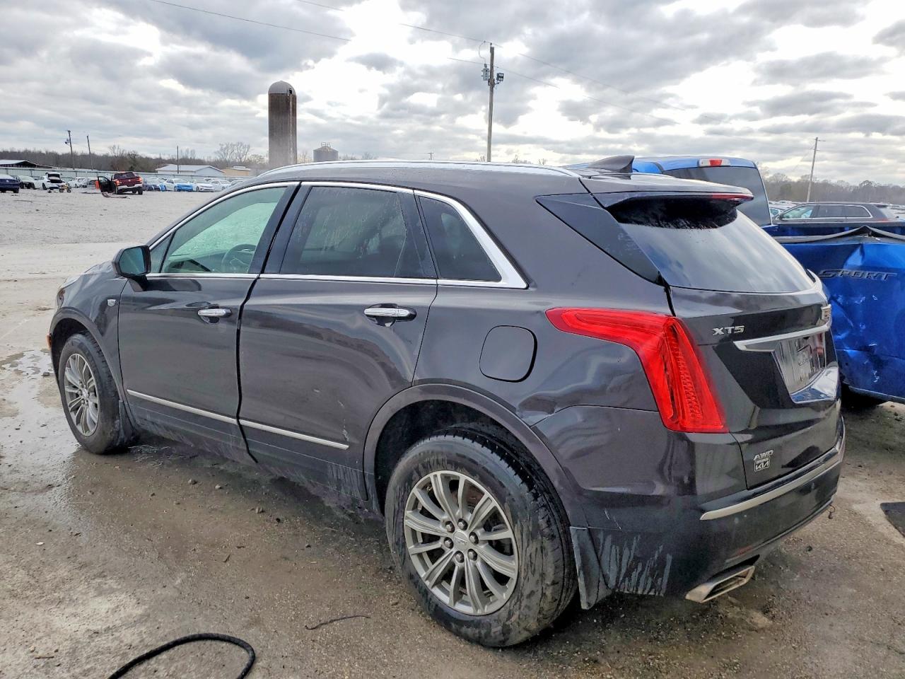 2018 CADILLAC XT5 LUXURY photo 2