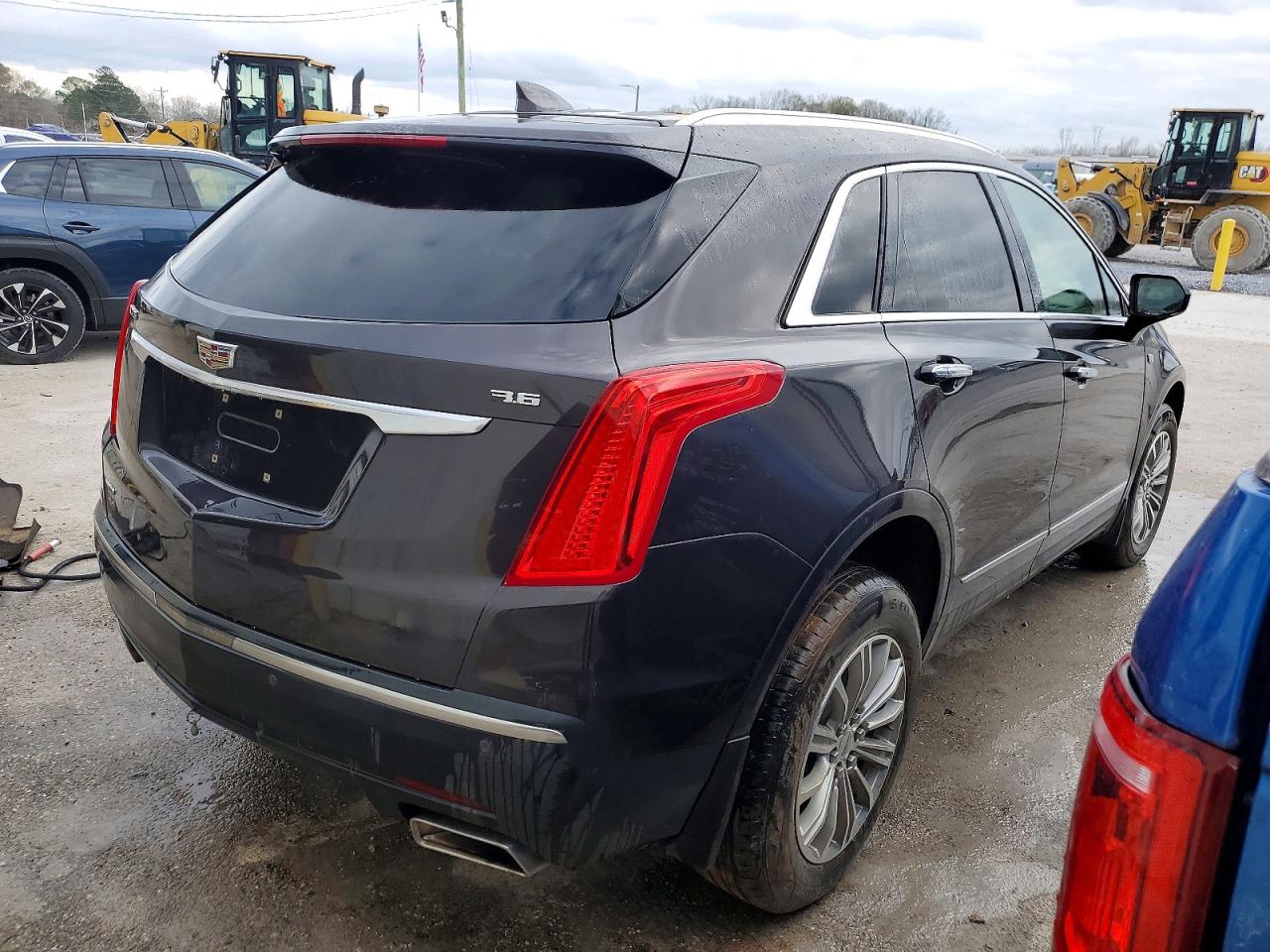 2018 CADILLAC XT5 LUXURY photo 3
