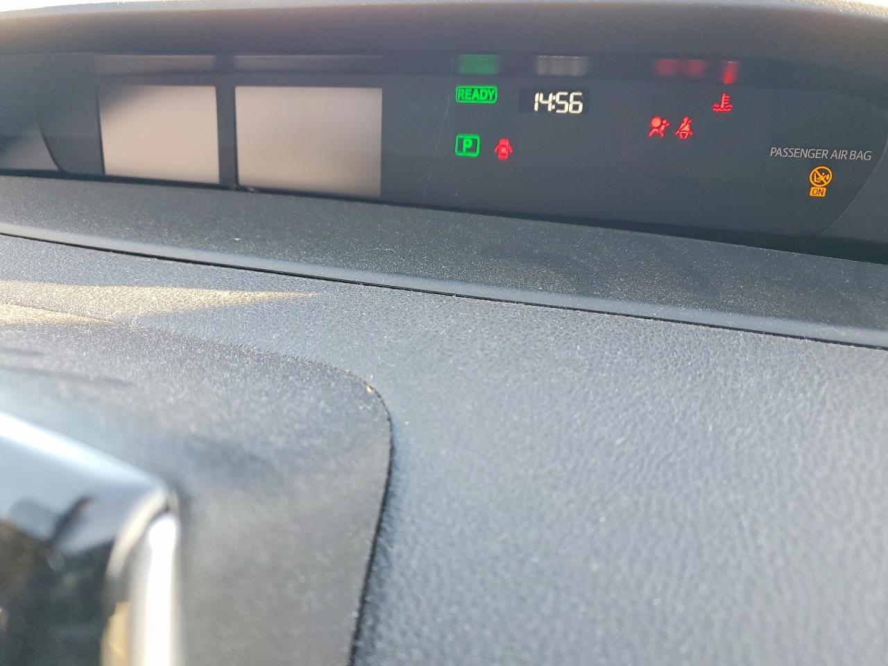 2018 TOYOTA PRIUS photo 9