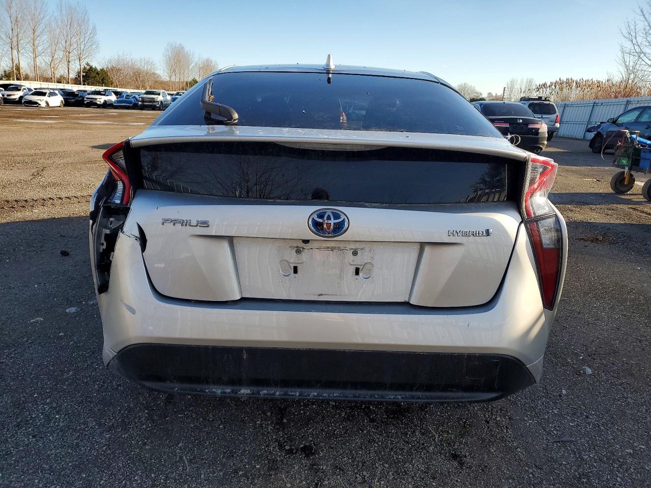 2018 TOYOTA PRIUS photo 6