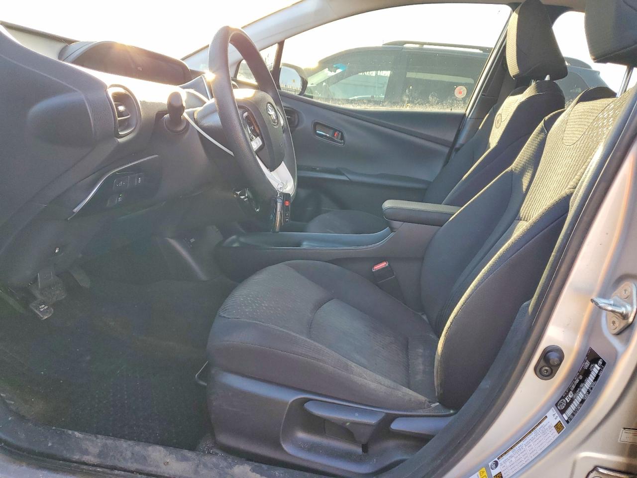 2018 TOYOTA PRIUS photo 7