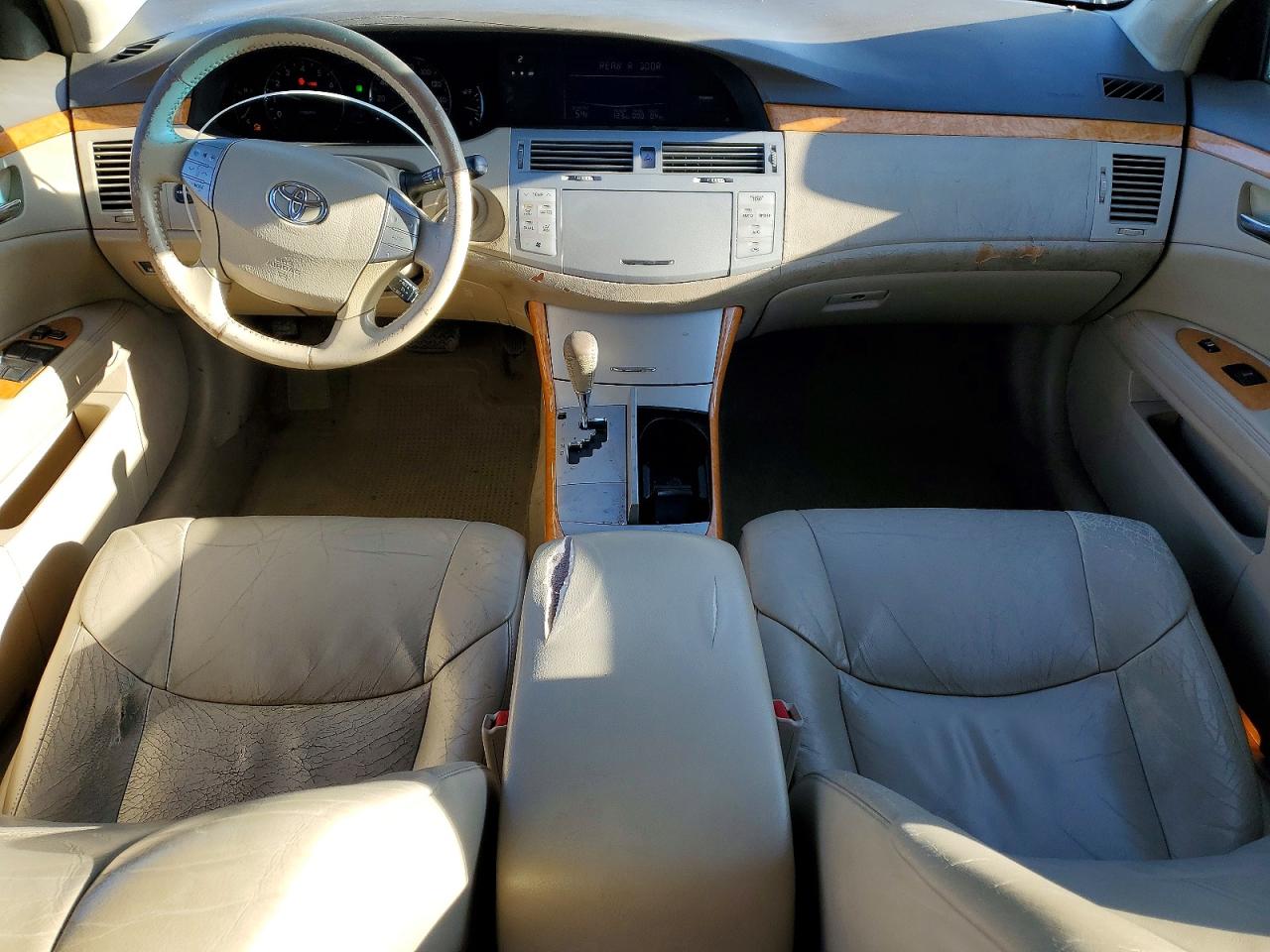 2005 TOYOTA AVALON XL photo 8