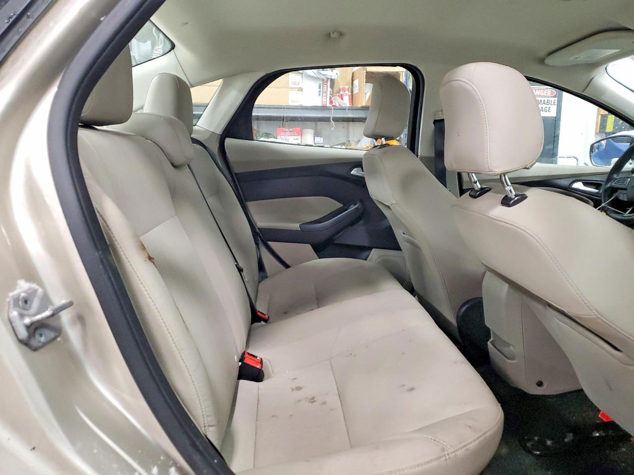 2017 FORD FOCUS SE photo 10