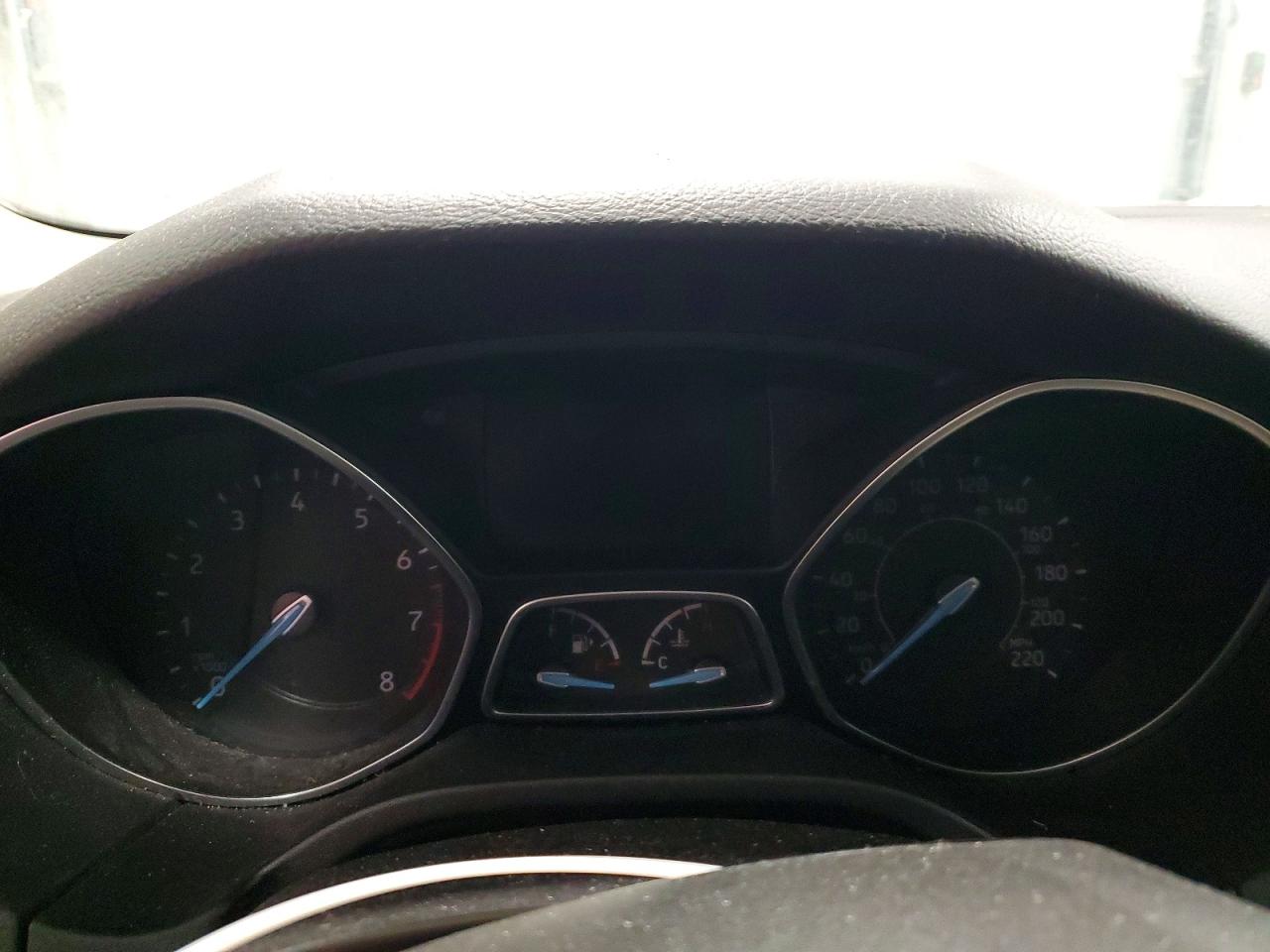 2017 FORD FOCUS SE photo 9