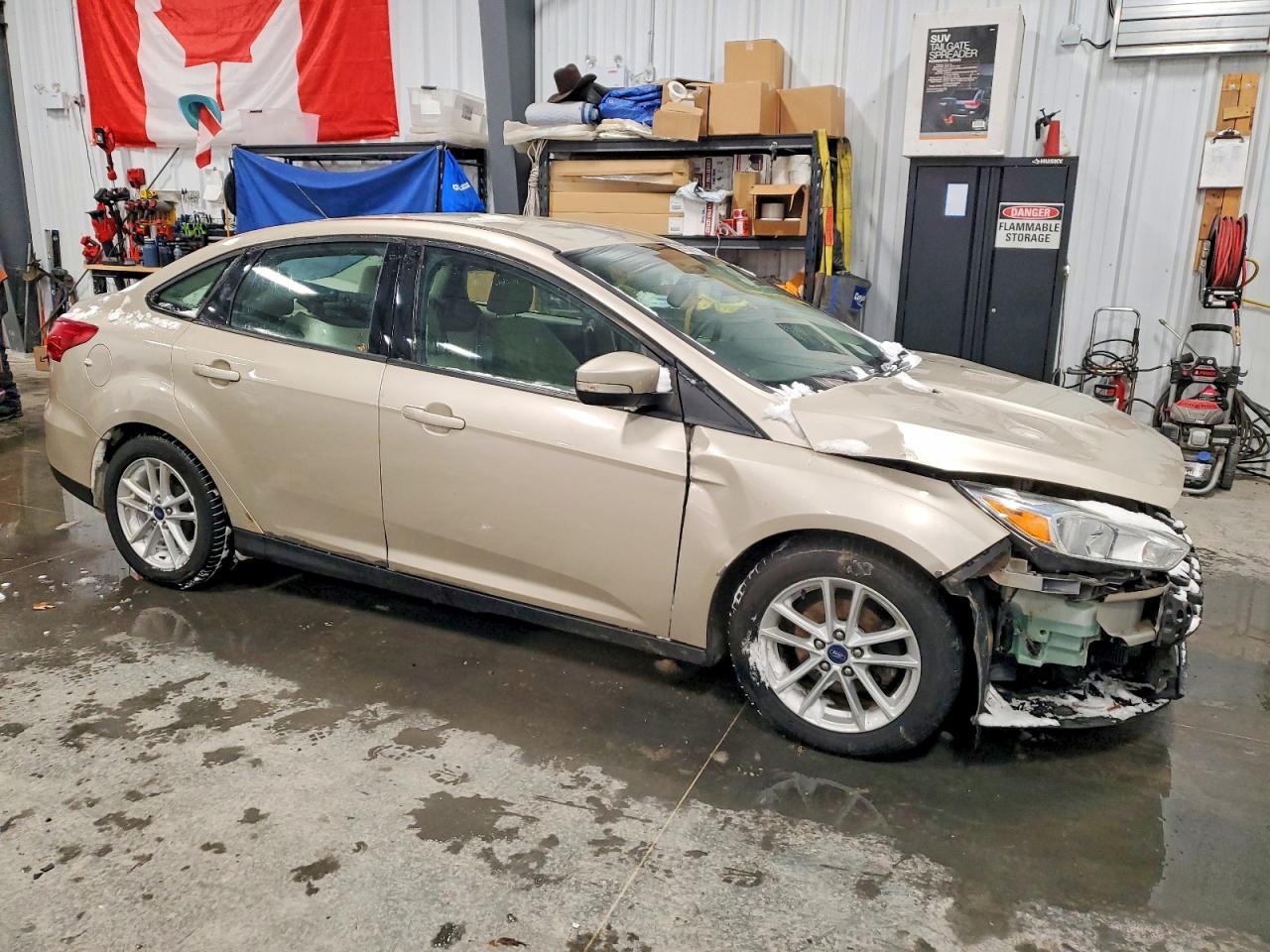 2017 FORD FOCUS SE photo 4