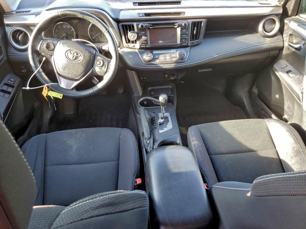 2016 TOYOTA RAV4 XLE photo 8