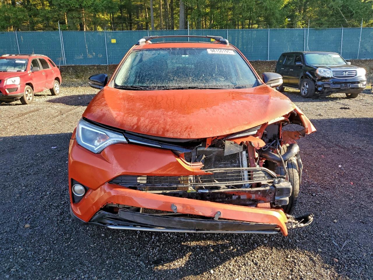 2016 TOYOTA RAV4 XLE photo 5