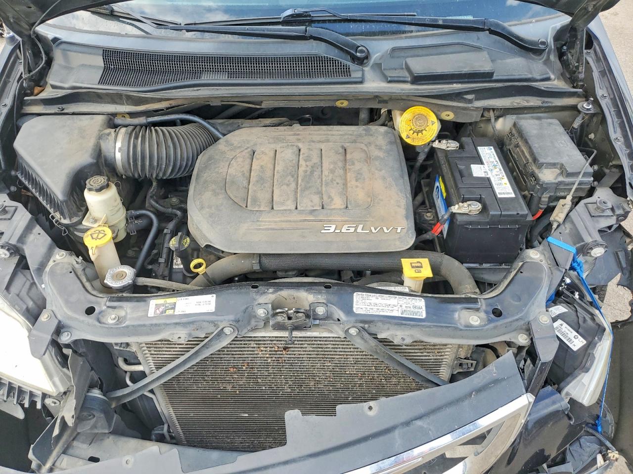 2013 CHRYSLER TOWN & COUNTRY TOURING L photo 12