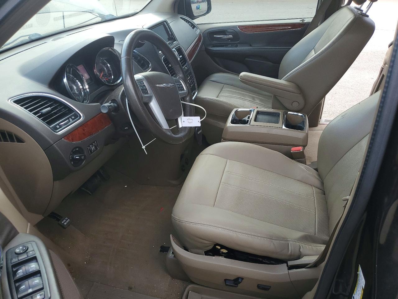 2013 CHRYSLER TOWN & COUNTRY TOURING L photo 7