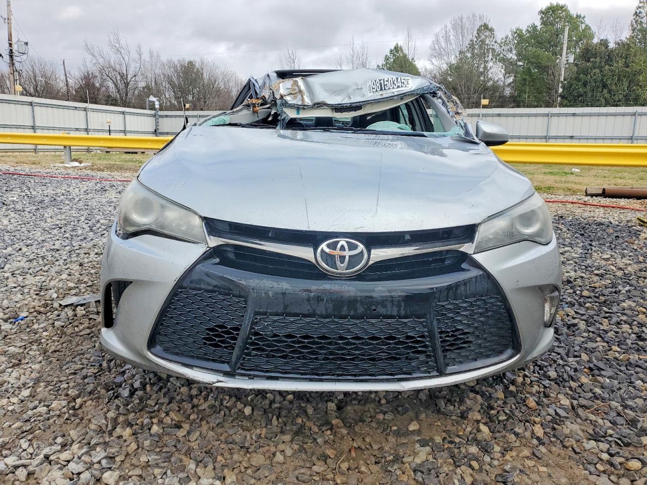 2016 TOYOTA CAMRY LE photo 5