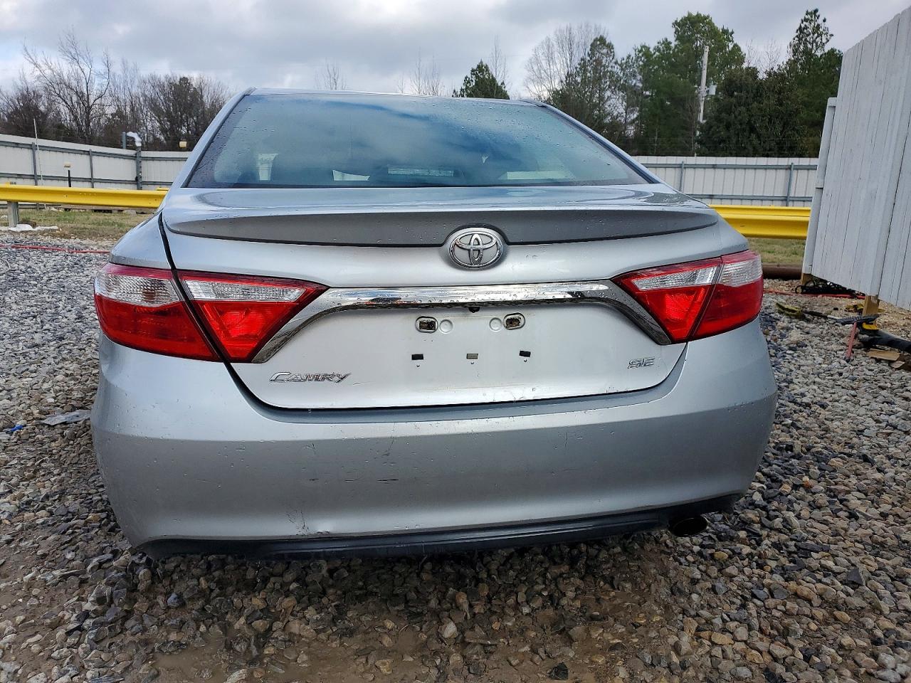 2016 TOYOTA CAMRY LE photo 6