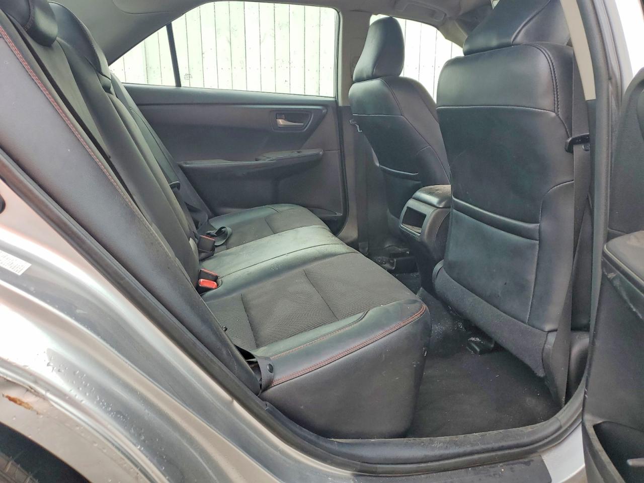 2016 TOYOTA CAMRY LE photo 10