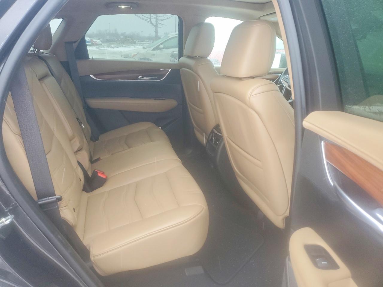 2017 CADILLAC XT5 PLATINUM photo 11