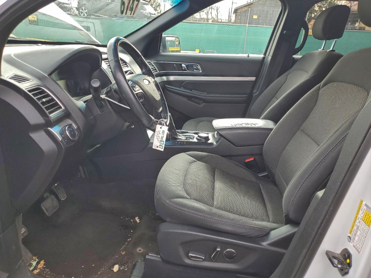 2017 FORD EXPLORER XLT photo 7