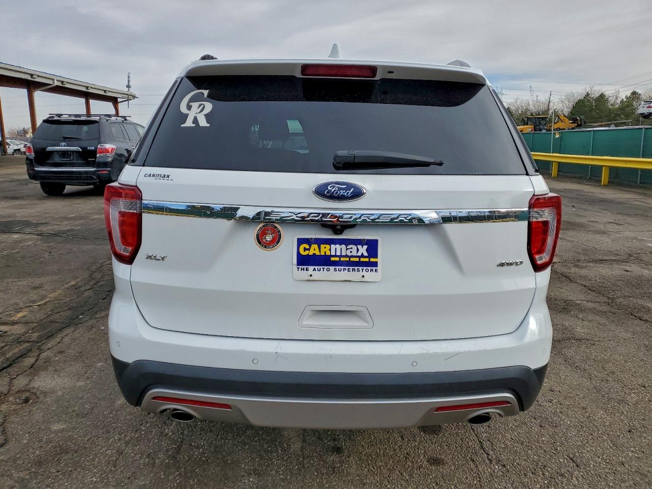 2017 FORD EXPLORER XLT photo 6