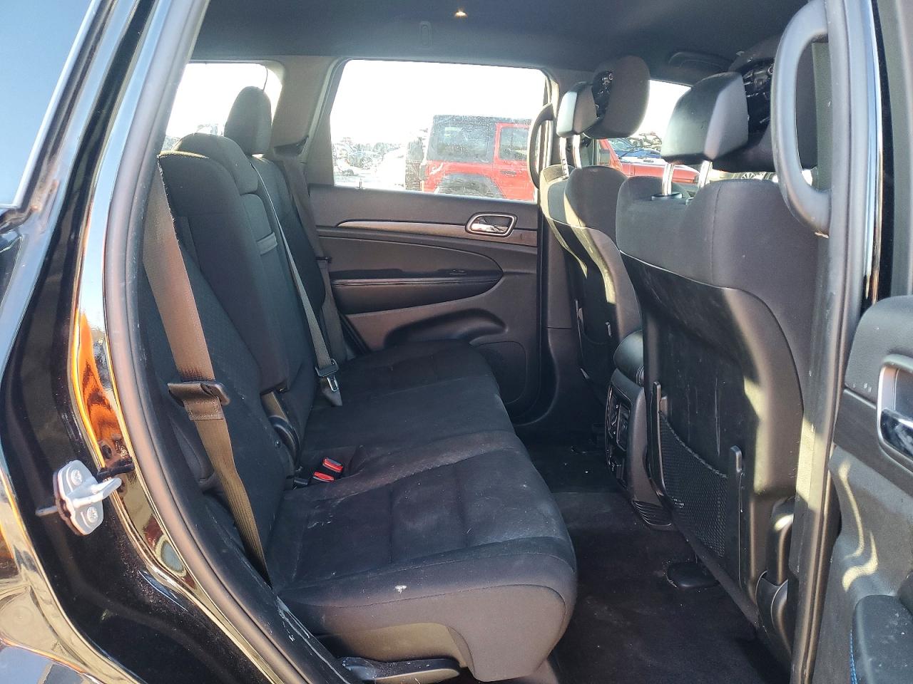 2018 JEEP GRAND CHEROKEE LAREDO photo 11