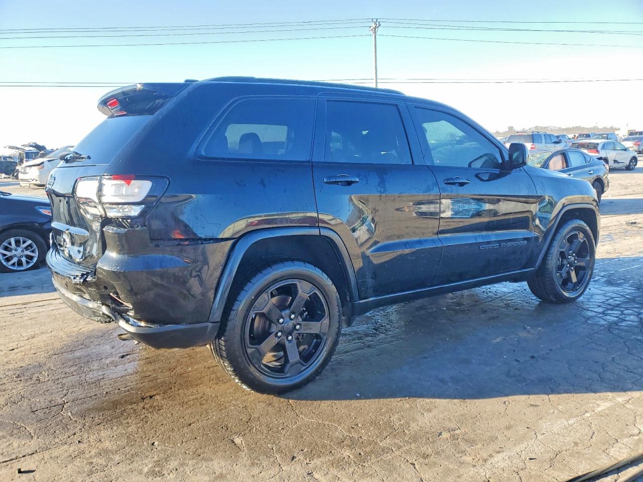 2018 JEEP GRAND CHEROKEE LAREDO photo 3
