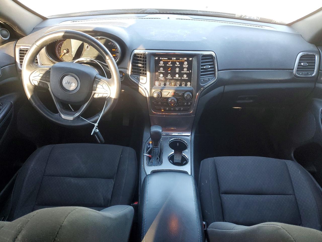2018 JEEP GRAND CHEROKEE LAREDO photo 8