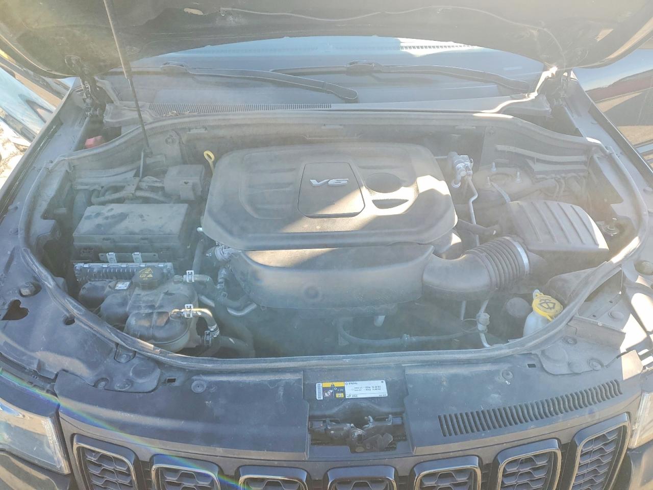 2018 JEEP GRAND CHEROKEE LAREDO photo 12