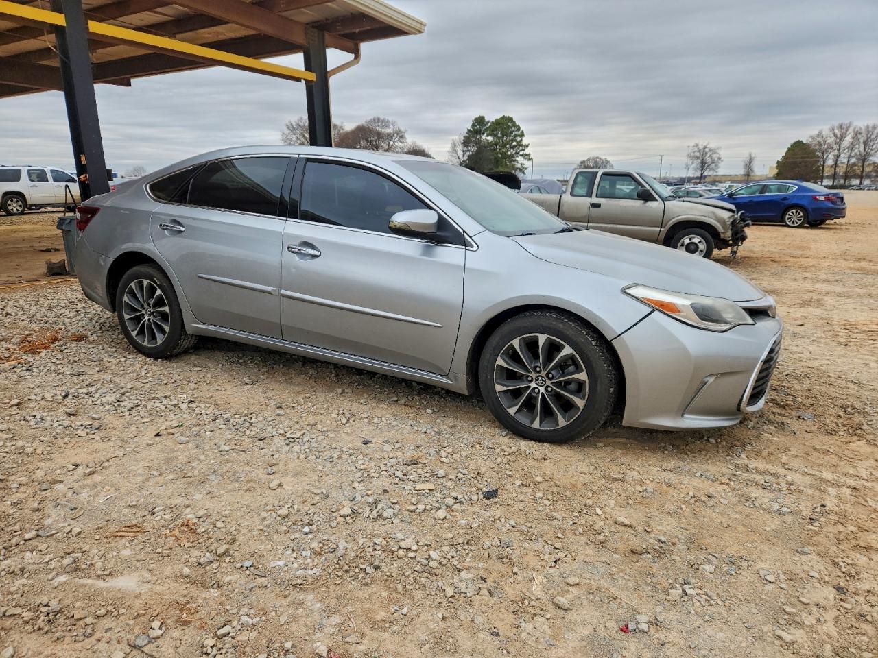 2016 TOYOTA AVALON XLE photo 7
